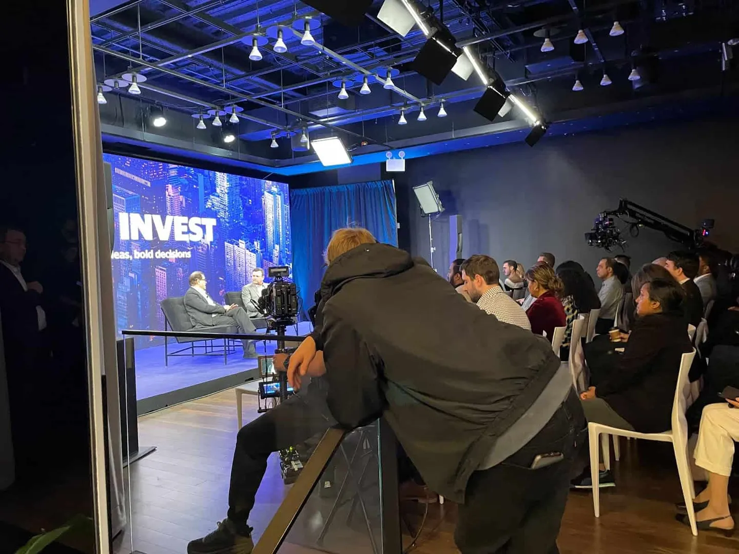 I-Touched-a-100000000-Robot-at-the-Yahoo-Finance-Conference.png